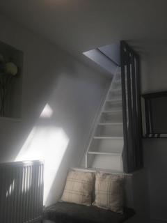 Webb place 2 bedroom apartment ! - Croydon - 2