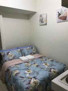 Shanilyn Residency Urban Deca Towers EDSA mandaluyong UNLIMITED INTERNET AND NETFLIX - Manila - 4