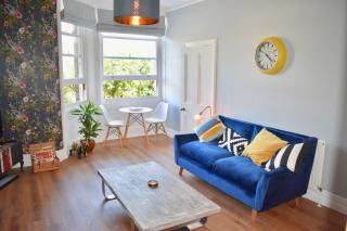 Bright 1 Bedroom Flat Minutes from the Beach and Trains - Brighton & Hove - 3