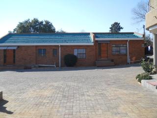 Noble Hearts Bed & Breakfast - Maseru - 6
