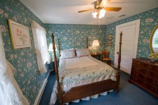 Anne's White Columns Inn - 1