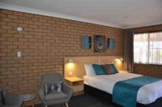 Sunray Motor Inn - 1