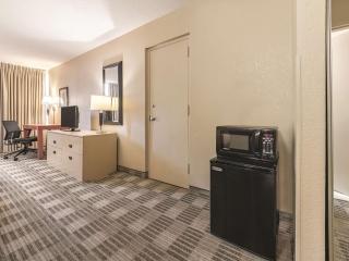 Ramada Inn by Wyndham Fairfield NJ - Fairfield - 8