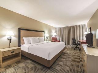 Ramada Inn by Wyndham Fairfield NJ - Fairfield - 6
