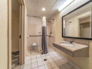 Ramada Inn by Wyndham Fairfield NJ - Fairfield - 5