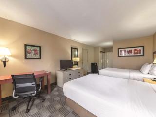 Ramada Inn by Wyndham Fairfield NJ - Fairfield - 1