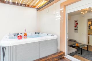Alena Luxury apartment with jacuzzi - 5