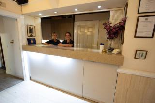 Corner House Hotel Gatwick with bookable Holiday parking - Horley - 7