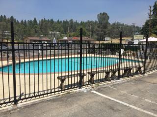 Holiday Lodge - Grass Valley - 5