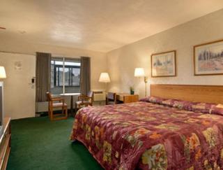 Attleboro Motor Inn - 5