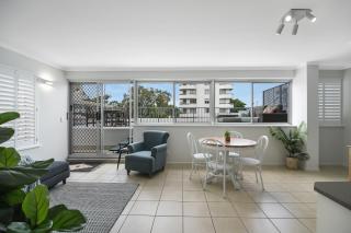 Moololaba Family Unit 100m To Beach - 5