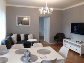 2 Bedroom City Center Apartment - Kattowitz - 9