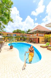 Sunset Shores Beach Hotel - Kingstown - 8