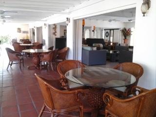Sunset Shores Beach Hotel - Kingstown - 5