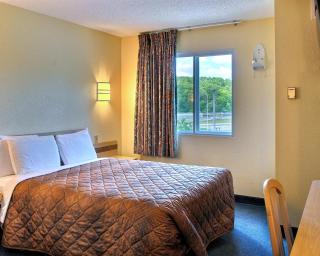 Econo Lodge Meadville - Meadville - 8