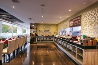 Platinum Adisucipto Hotel & Conference Center - Yogyakarta - 1