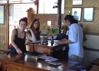 KARANG SARI Guesthouse & Warung - 1