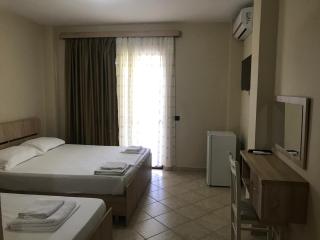 Hotel Villa Aljor - Golem - 2