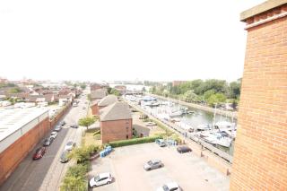 Marina Humber View Apartment - 2