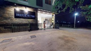 D Breeze Suites - 8