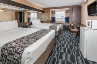 Microtel Inn and Suites Lafayette - 2
