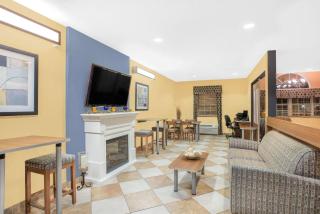 Microtel Inn & Suites Chili/Rochester - 9