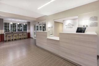 Microtel Inn & Suites by Wyndham Perry - Perry - 1