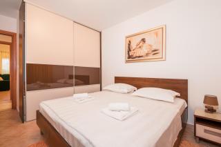 Family Apartment Dubrovnik - private jacuzzi terrace, private parking - Dubrovnik - 4