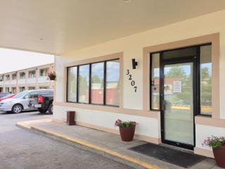 Red Carpet Inn North Chicago - 4