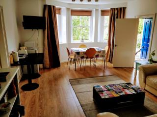 Riverbank Apartment - 7