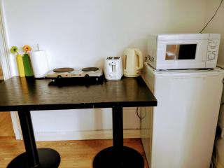 Riverbank Apartment - 5