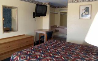 River Inn Motel - 1
