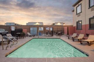 Baymont by Wyndham Phoenix I-10 near 51st Ave - Phoenix - 2