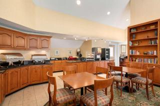Hawthorn Suites by Wyndham Tinton Falls - Tinton Falls - 3