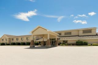 AmericInn by Wyndham Republic - Republic - 9
