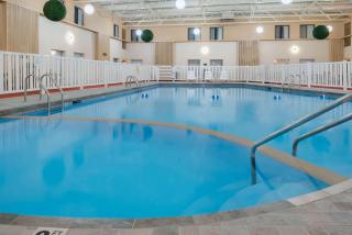 Ramada by Wyndham Grand Forks - Grand Forks - 1