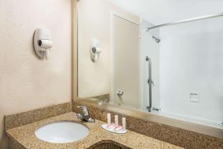 Howard Johnson by Wyndham Bangor - Bangor - 3