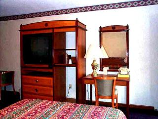 Wesley Inn & Suites - Middletown - 4