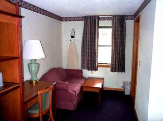 Wesley Inn & Suites - Middletown - 2