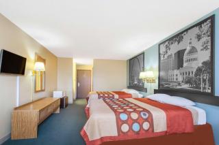 Super 8 by Wyndham Carthage - Carthage - 1