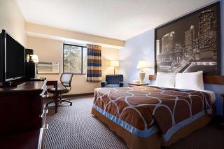 Super 8 by Wyndham Charlotte University - Charlotte - 4