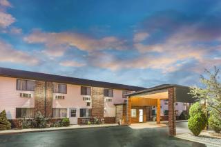 Super 8 by Wyndham Bourbonnais/Kankakee Area - Bourbonnais - 0