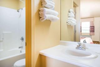 Super 8 by Wyndham Big Cabin/Vinita Area - 2