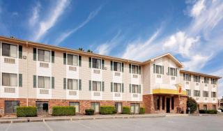 Super 8 by Wyndham Fayetteville - Fayetteville - 9