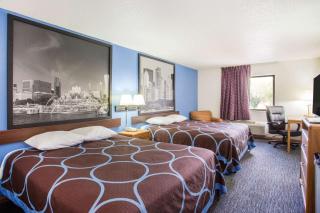 Super 8 by Wyndham Monmouth IL - 2