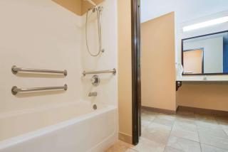 Super 8 by Wyndham Fairfield - Fairfield - 5