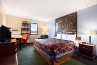 Super 8 by Wyndham Charlotte University - Charlotte - 1