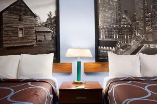 Super 8 by Wyndham Charlotte University - Charlotte - 5