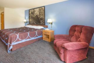 Super 8 by Wyndham Monmouth IL - 1