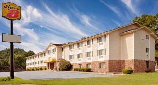 Super 8 by Wyndham Fayetteville - Fayetteville - 0